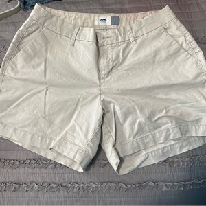Old Navy 5” Khaki shorts